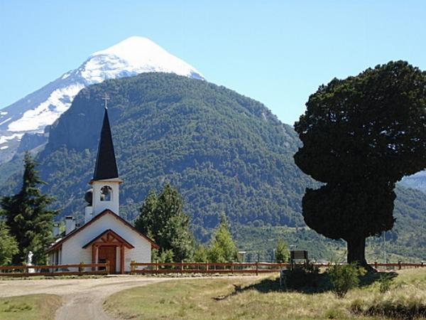 Photo of the campground Ferri Corrales, Lago Huechulafquen, Neuquén, Argentina